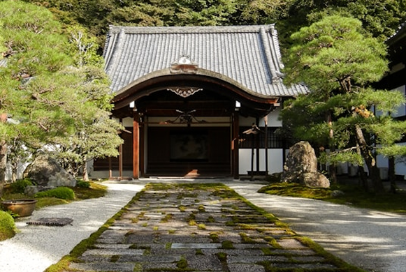 Nanzen-ji temple aqueduct photoshoot Kyoto